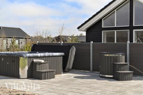 Das Luxusferienhaus Nr. 484 bietet u. a. einen tollen Whirlpool