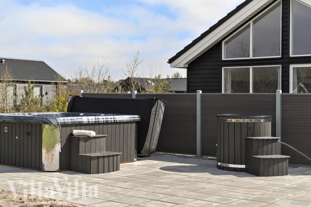 Das Luxusferienhaus Nr. 484 bietet u. a. einen tollen Whirlpool