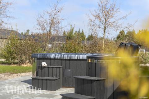 Im Luxusferienhaus Nr. 484 gibt es einen Whirlpool und 7 Schlafzimmer.