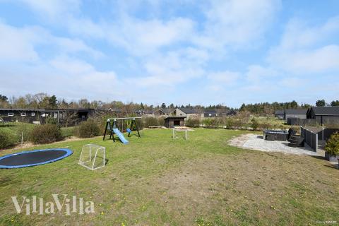Dieses schöne Poolhaus Nr. 484 mit Platz für 18 Personen liegt in Westjütland