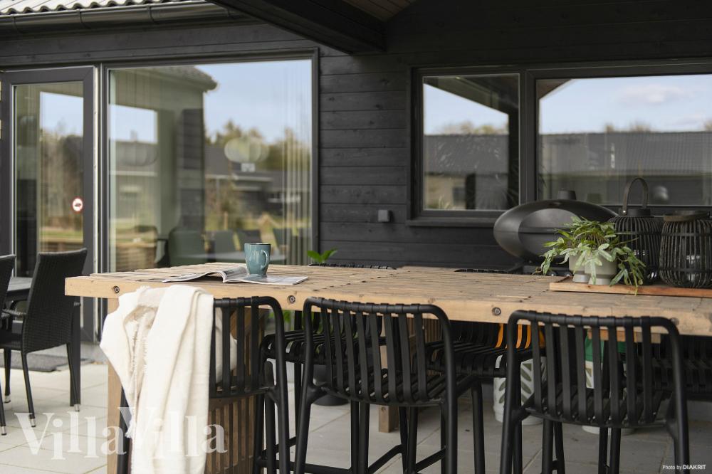 Das Luxusferienhaus Nr. 698 hat eine tolle Terrasse, die mit hochwertigen Gartenmöbeln für 14 Personen ausgestattet ist.