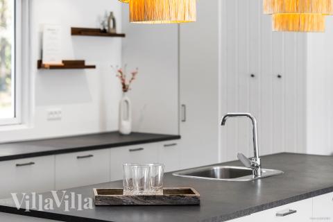 Die Küche in dem Luxusferienhaus Nr. 351 ist so gut ausgestattet, dass man problemlos Mahlzeiten für 22 Personen zubereiten kann.