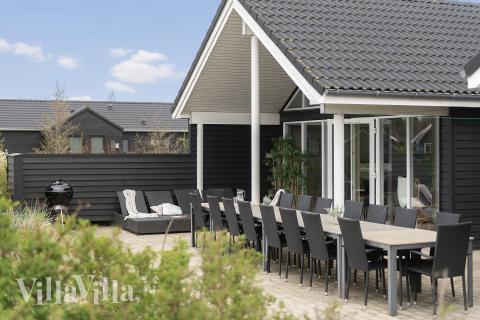Auf der Terrasse des Ferienhauses Nr. 456 ist Platz für 20 Personen.