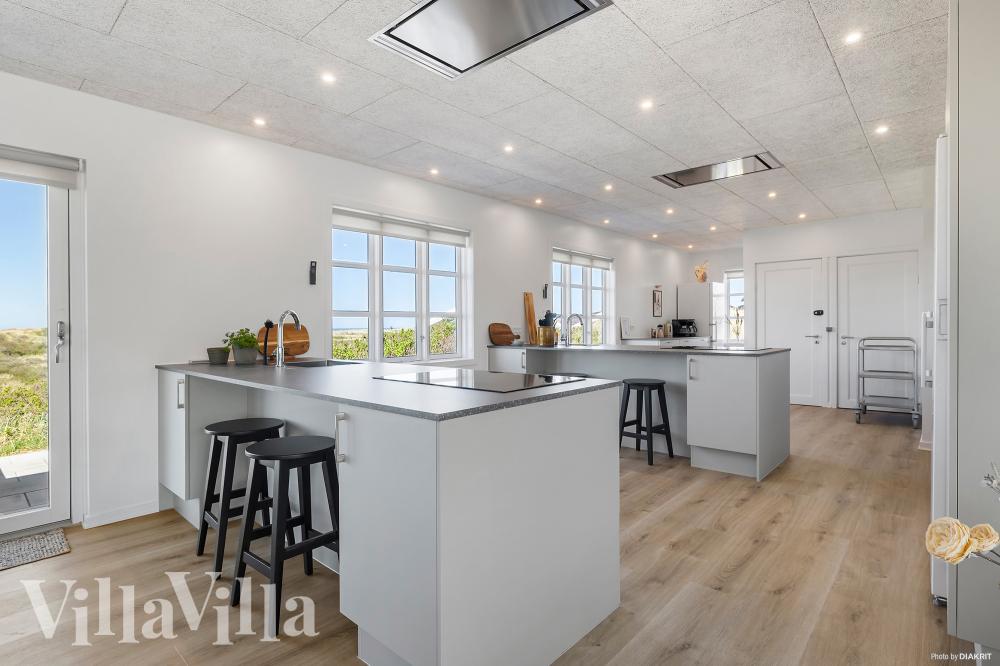 Die Küche in dem Luxusferienhaus Nr. 952 ist so gut ausgestattet, dass man problemlos Mahlzeiten für 30 Personen zubereiten kann.