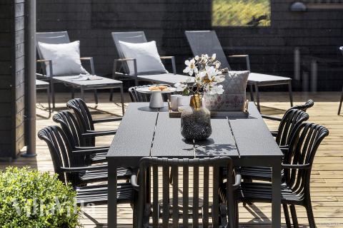 Genießen Sie einen Grillabend auf der Terrasse des Luxusferienhauses Nr. 931 in Ostjütland