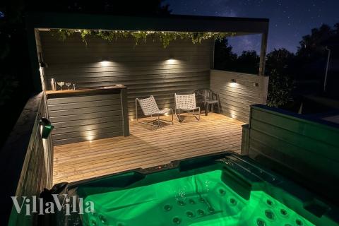 Entspannt euch im Whirlpool des Luxusferienhauses Nr. 926 in Ostjütland.