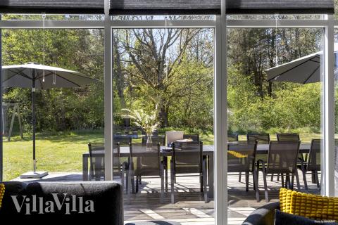Das Luxusferienhaus Nr. 946 hat eine tolle Terrasse, die mit hochwertigen Gartenmöbeln für 12 Personen ausgestattet ist.