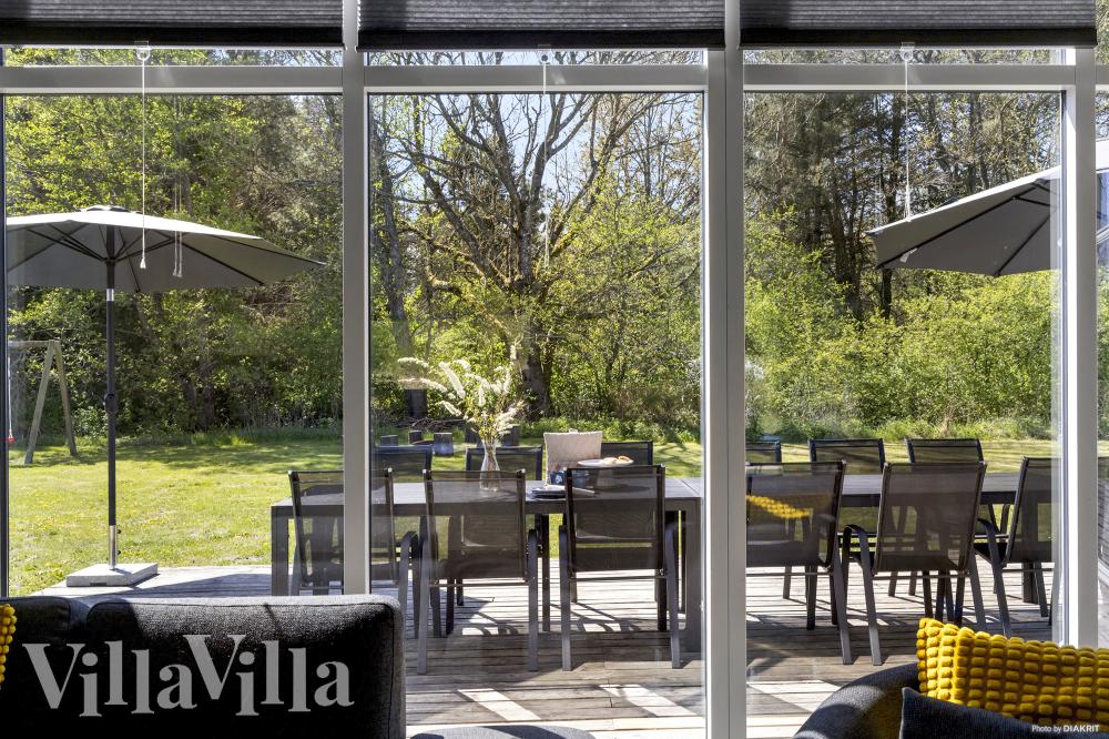 Das Luxusferienhaus Nr. 946 hat eine tolle Terrasse, die mit hochwertigen Gartenmöbeln für 12 Personen ausgestattet ist.