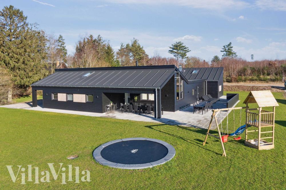 Dieses schöne Poolhaus Nr. 967 mit Platz für 22 Personen liegt in Ostjütland