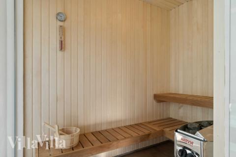 Genießen Sie die heiße Sauna im Luxusferienhaus Nr. 967 für 22 Personen