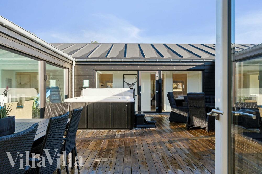 Das Luxusferienhaus Nr. 967 hat eine tolle Terrasse, die mit hochwertigen Gartenmöbeln für 22 Personen ausgestattet ist.