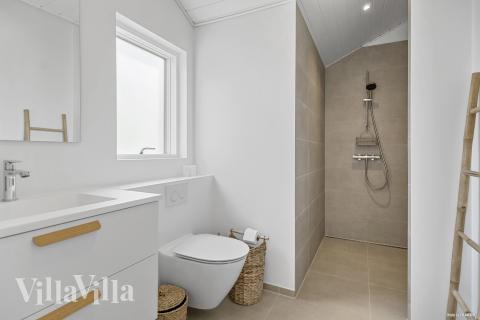 Im Luxusferienhaus Nr. 935 für 10 Personen gibt es Bad mit Dusche.