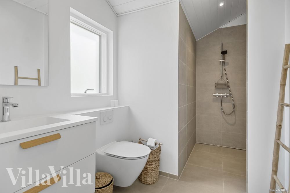 Im Luxusferienhaus Nr. 935 für 10 Personen gibt es Bad mit Dusche.