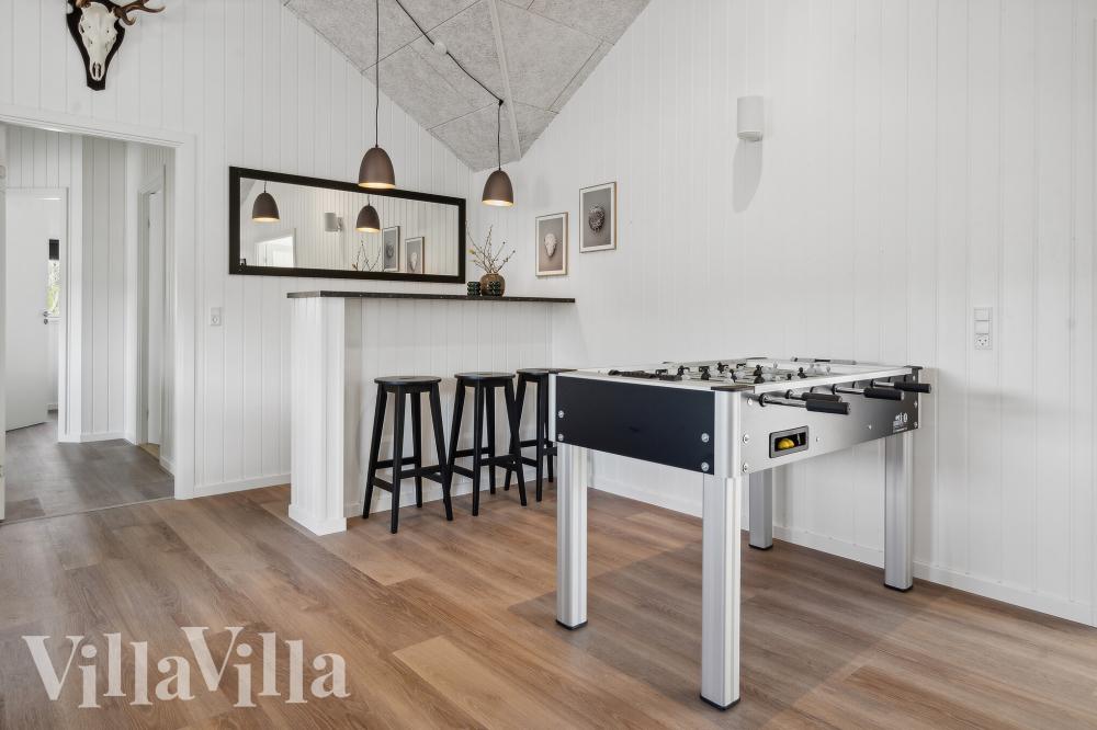 Das Luxusferienhaus 962 für 24 Personen hat einen großen Aktivitätsraum mit u. a. Billard und Darts