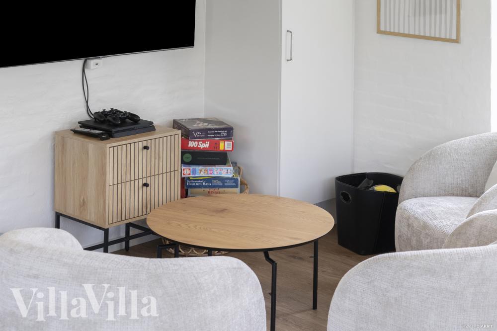 Das Luxusferienhaus 557 für 14 Personen hat einen großen Aktivitätsraum mit u. a. Billard und Darts