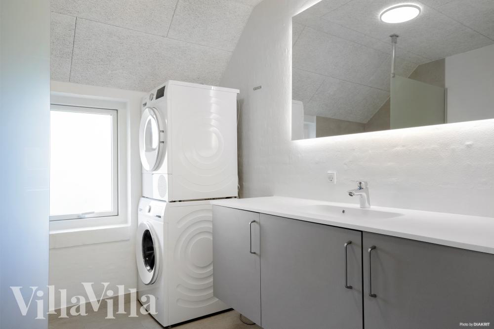 Eines der Badezimmer im Luxusferienhaus Nr. 557