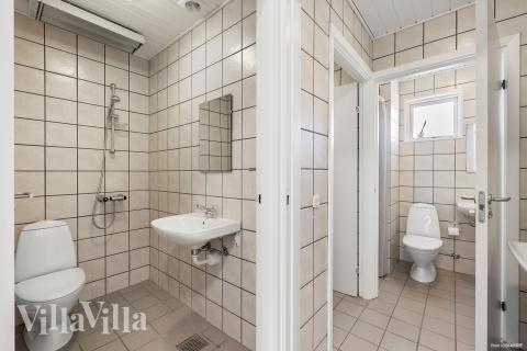 Eines der Badezimmer im Luxusferienhaus Nr. 952