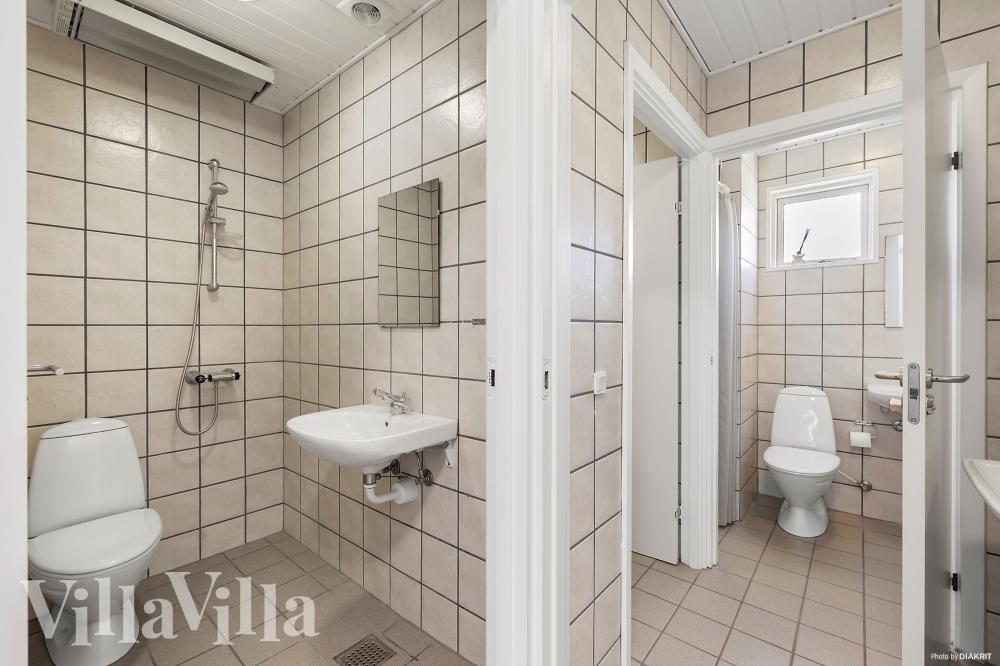 Eines der Badezimmer im Luxusferienhaus Nr. 952