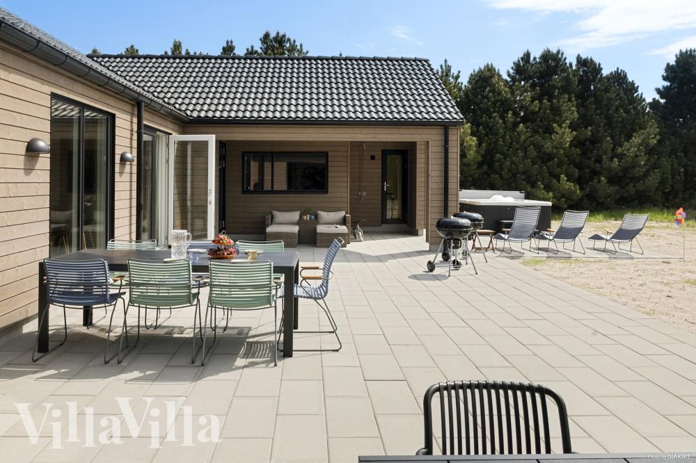 Das Luxusferienhaus Nr. 934 hat eine tolle Terrasse, die mit hochwertigen Gartenmöbeln für 26 Personen ausgestattet ist.