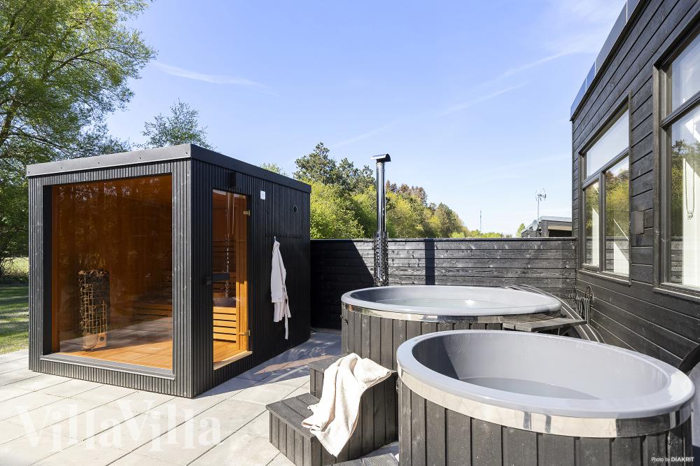 Das Luxusferienhaus Nr. 979 bietet u. a. einen tollen Whirlpool