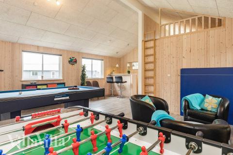 Aktivitätsraum im Luxusferienhaus Nr. 295 mit 7 Schlafzimmern und Platz für 18 Gäste.