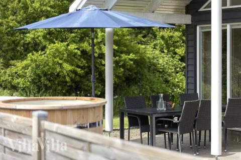 Das Luxusferienhaus Nr. 255 hat eine tolle Terrasse, die mit hochwertigen Gartenmöbeln für 18 Personen ausgestattet ist.
