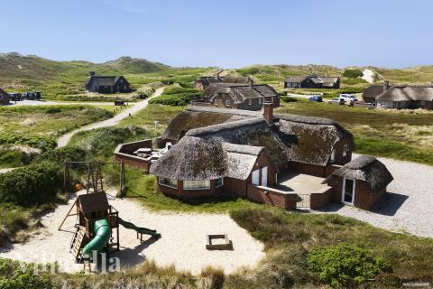 Dieses schöne Poolhaus Nr. 675 mit Platz für 15 Personen liegt in Westjütland