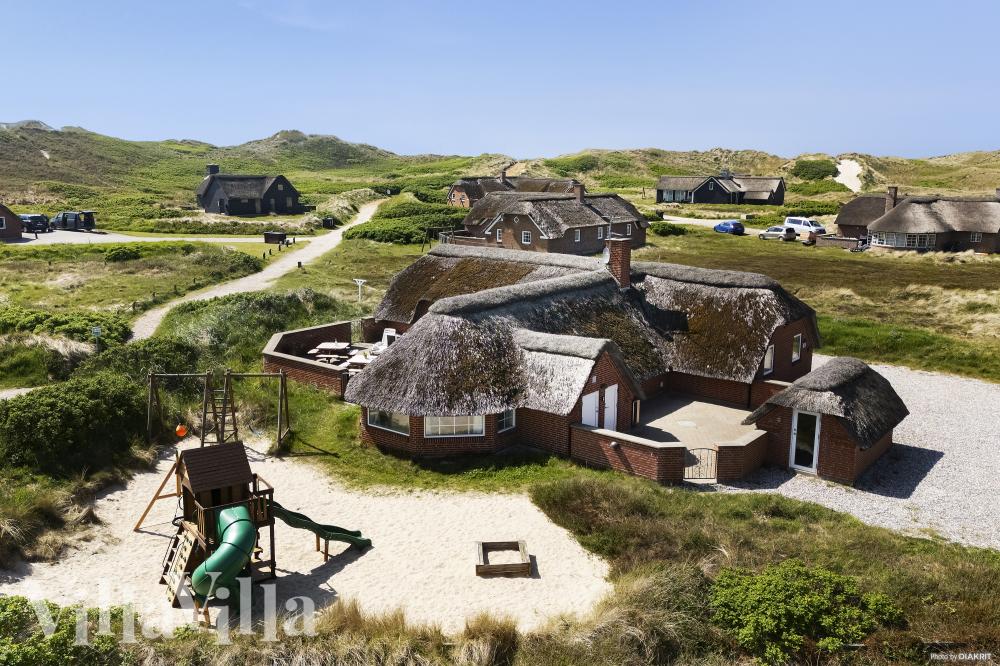 Dieses schöne Poolhaus Nr. 675 mit Platz für 15 Personen liegt in Westjütland