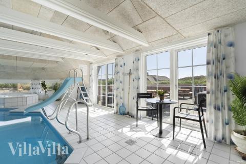 Im Luxusferienhaus Nr.  675 gibt es einen Pool und 5 Schlafzimmer.