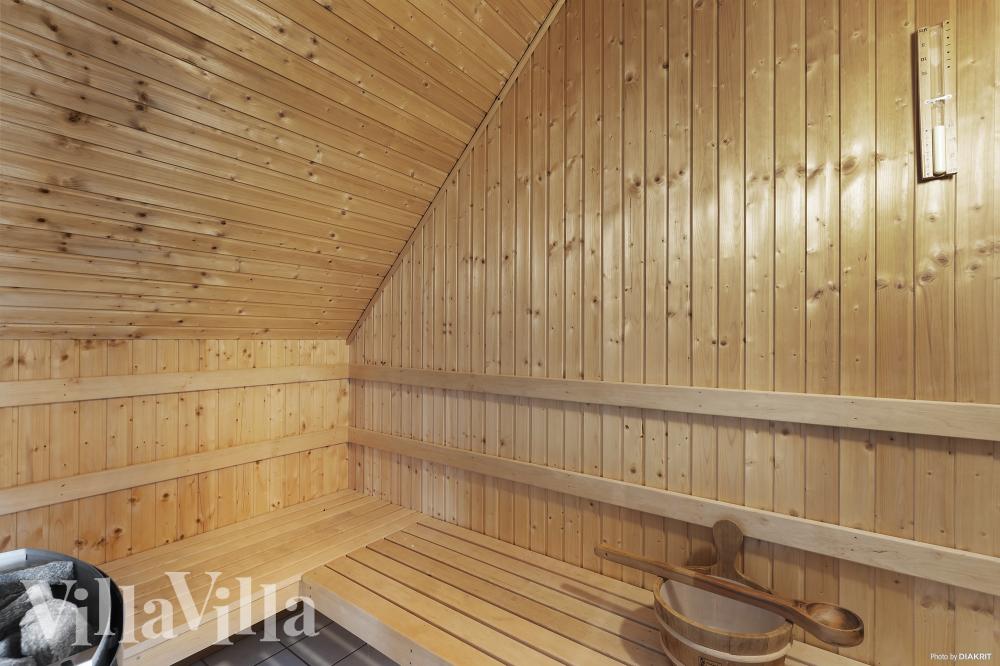 Genießen Sie die heiße Sauna im Luxusferienhaus Nr. 675 für 15 Personen