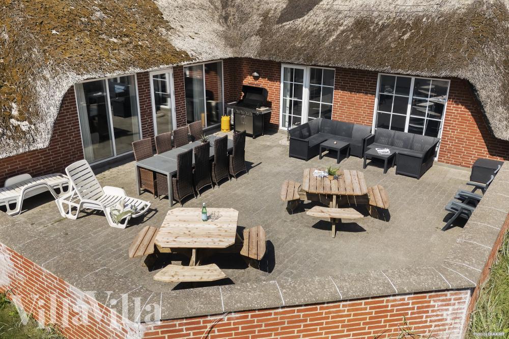 Große Terrasse am Luxusferienhaus Nr. 675 in Westjütland.