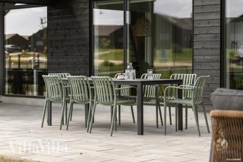 Genießen Sie einen Grillabend auf der Terrasse des Luxusferienhauses Nr. 932 in Fünen und seine Inseln