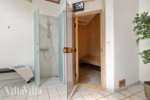 Genießen Sie die heiße Sauna im Luxusferienhaus Nr. 963 für 10 Personen