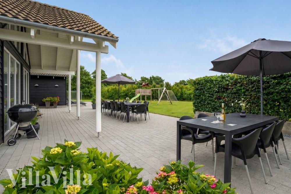 Das Luxusferienhaus Nr. 276 hat eine tolle Terrasse, die mit hochwertigen Gartenmöbeln für 18 Personen ausgestattet ist.