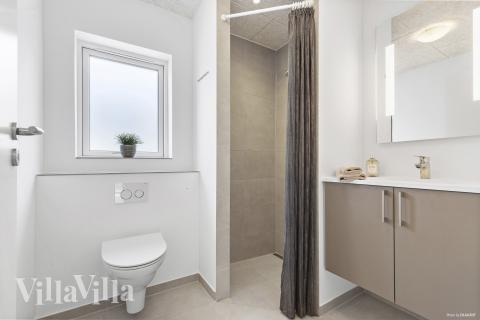 Eines der Badezimmer im Luxusferienhaus Nr. 826
