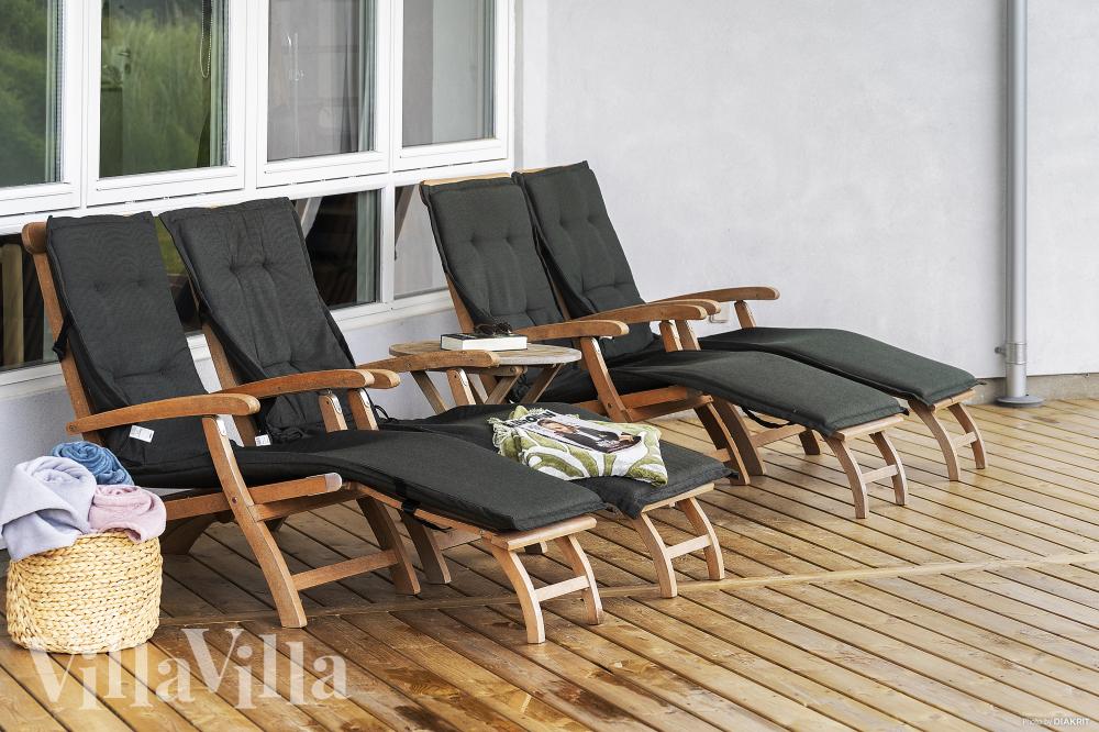 Auf der Terrasse des Ferienhauses Nr. 970 ist Platz für 10 Personen.