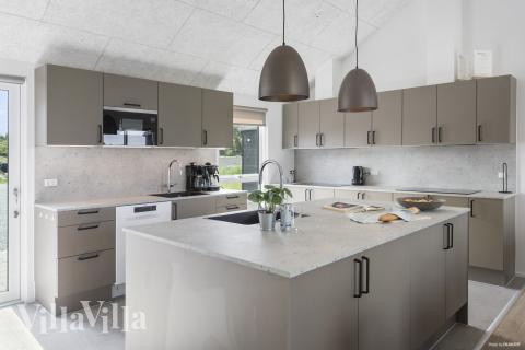 Die Küche in dem Luxusferienhaus Nr. 923 ist so gut ausgestattet, dass man problemlos Mahlzeiten für 30 Personen zubereiten kann.