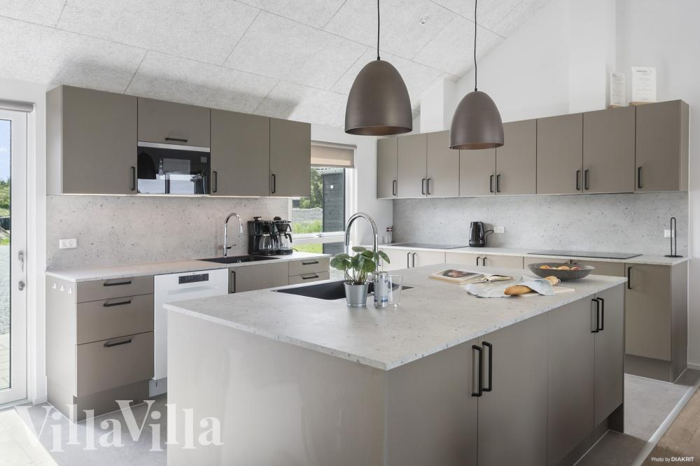 Die Küche in dem Luxusferienhaus Nr. 923 ist so gut ausgestattet, dass man problemlos Mahlzeiten für 30 Personen zubereiten kann.