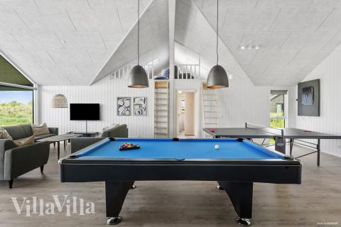 Das Luxusferienhaus 923 für 30 Personen hat einen großen Aktivitätsraum mit u. a. Billard und Darts