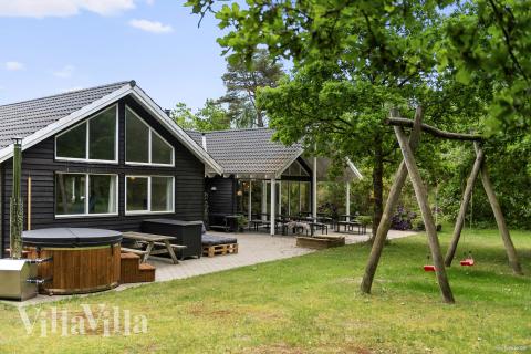 Dieses schöne Poolhaus Nr. 313 mit Platz für 18 Personen liegt in Westjütland