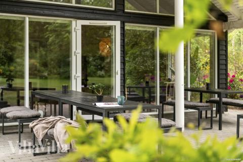 Das Luxusferienhaus Nr. 313 hat eine tolle Terrasse, die mit hochwertigen Gartenmöbeln für 18 Personen ausgestattet ist.