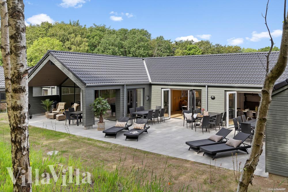 Dieses schöne Poolhaus Nr. 828 mit Platz für 26 Personen liegt in Ostjütland