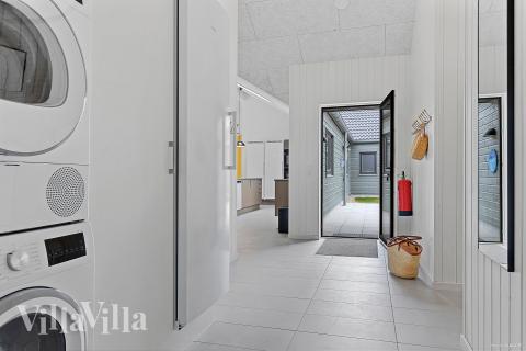 Der geräumige Eingangsbereich im Luxusferienhaus Nr. 828 in Ostjütland