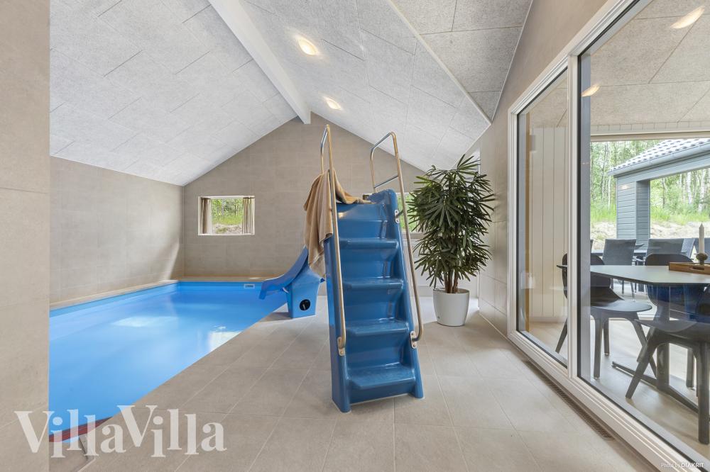 Der schicke Pool im Luxusferienhaus Nr. 832 für 18 Personen