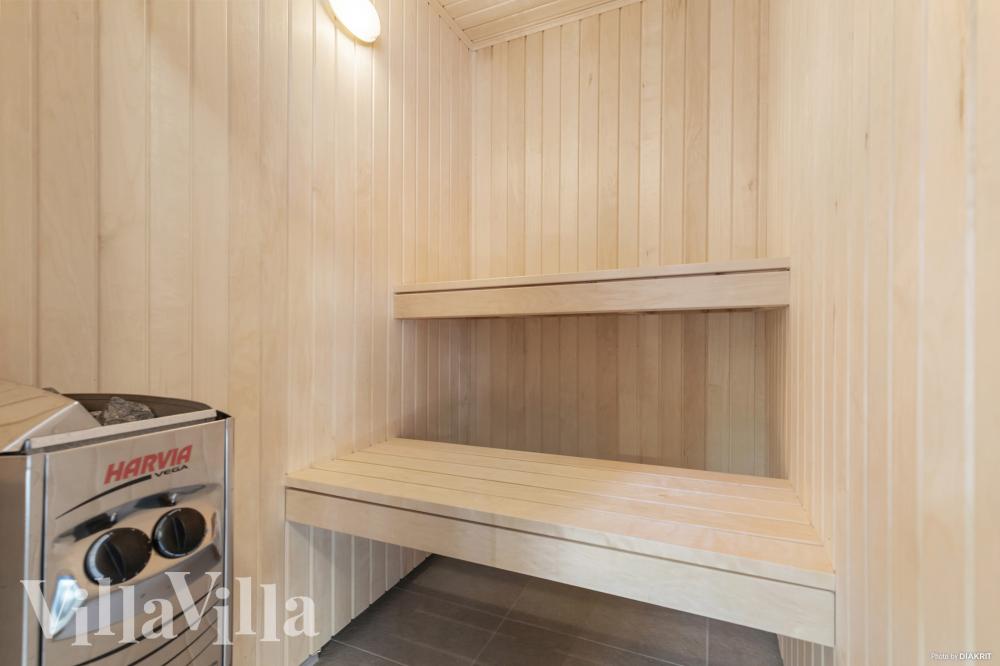 Genießen Sie die heiße Sauna im Luxusferienhaus Nr. 832 für 18 Personen