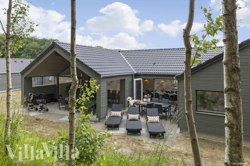 Dieses schöne Poolhaus Nr. 832 mit Platz für 18 Personen liegt in Ostjütland
