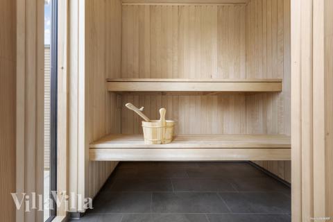 Genießen Sie die heiße Sauna im Luxusferienhaus Nr. 930 für 14 Personen
