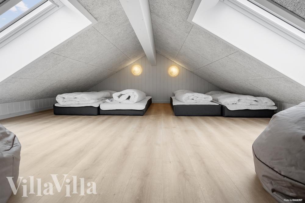 Einige der 14 Schlafgelegenheiten befinden sich im Luxusferienhaus Nr. 929 auf dem ausgebauten Dachboden