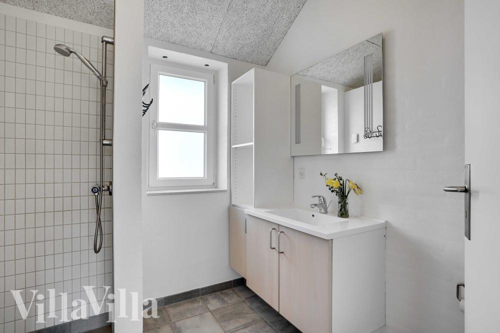 Eines der Badezimmer im Luxusferienhaus Nr. 983