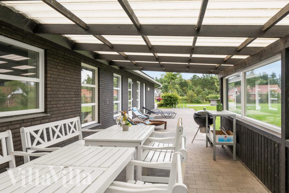 Das Luxusferienhaus Nr. 983 hat eine tolle Terrasse, die mit hochwertigen Gartenmöbeln für 8 Personen ausgestattet ist.